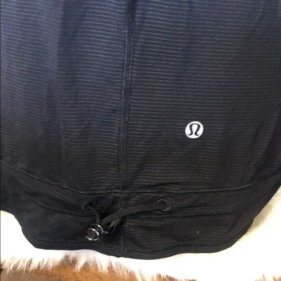 Lululemon tank top 4 (2050) - Picture 5 of 5